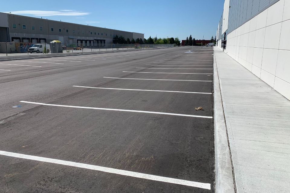 9 Reasons Why Asphalt Is the Best Paving Material for a Parking Lot