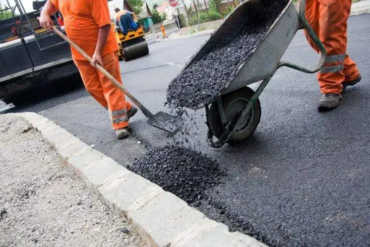 asphalt-paving-summer