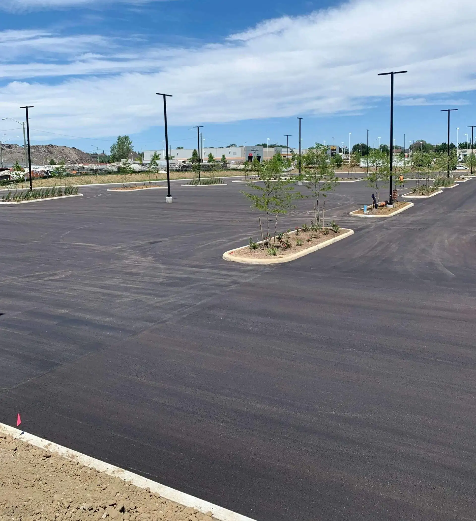 Asphalt paving